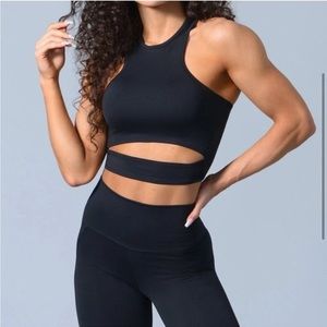 Bombshell Sportswear Undercover Layer Tank × 1
S / Black / Medium Weight